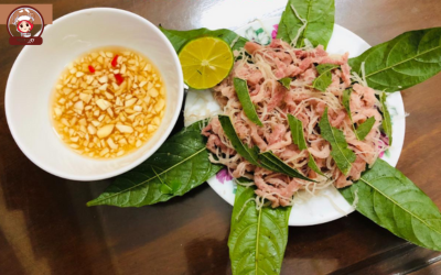 Nem chua cuốn lá sung